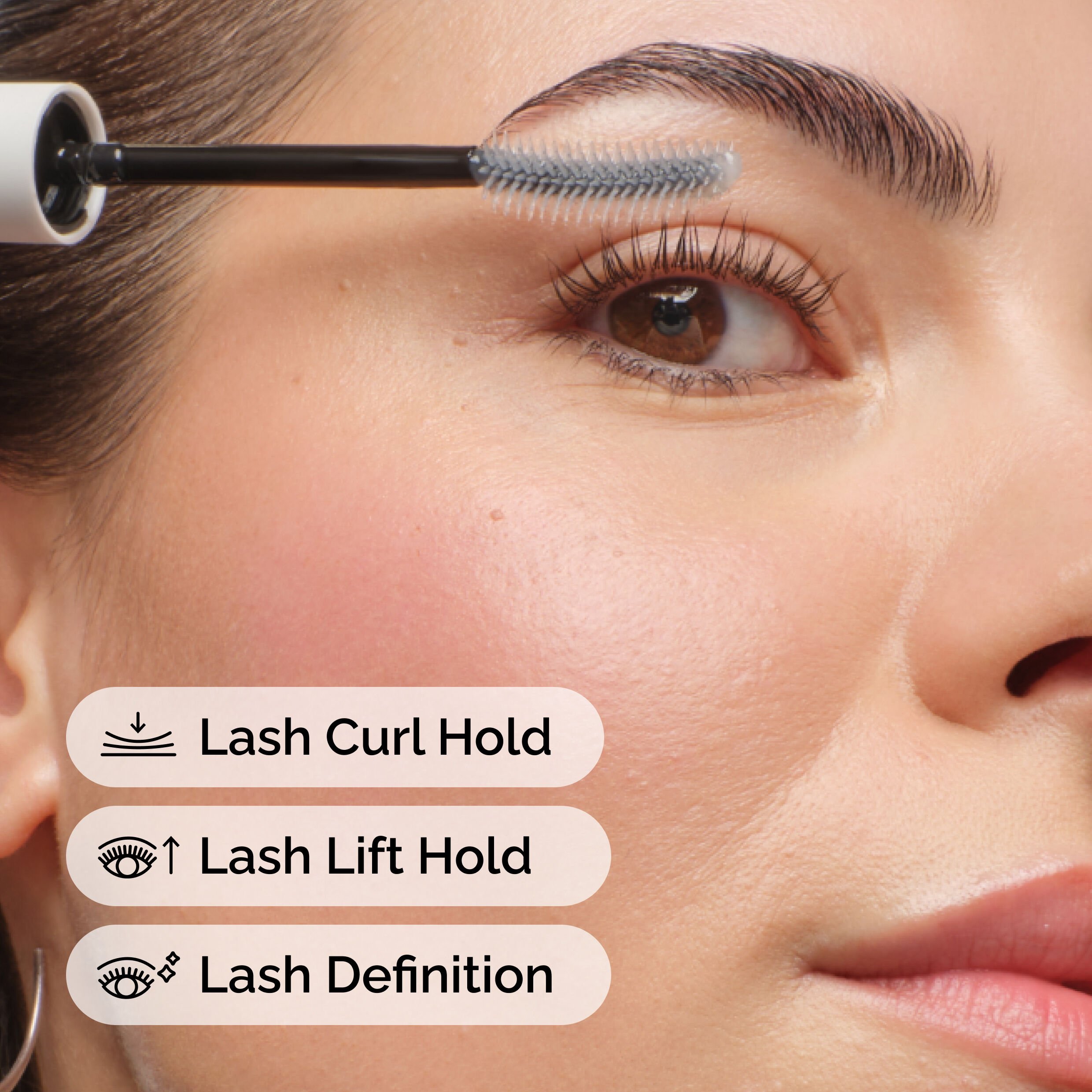Alternative view of Lash Curl Finisher